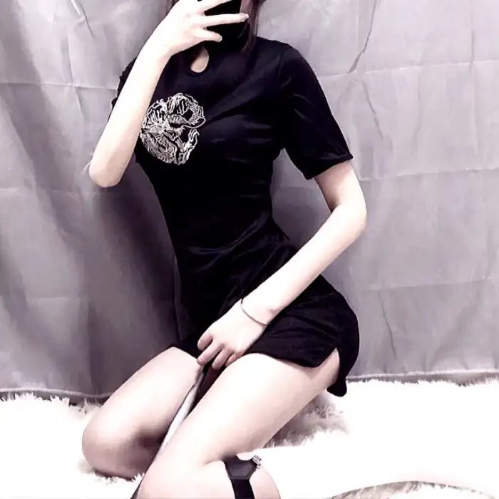我和他都是新郎。